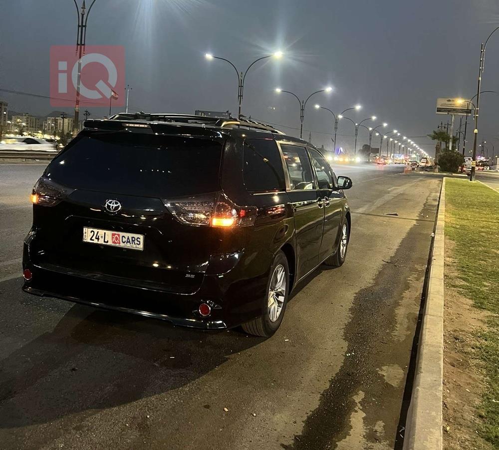 تويوتا سيينا